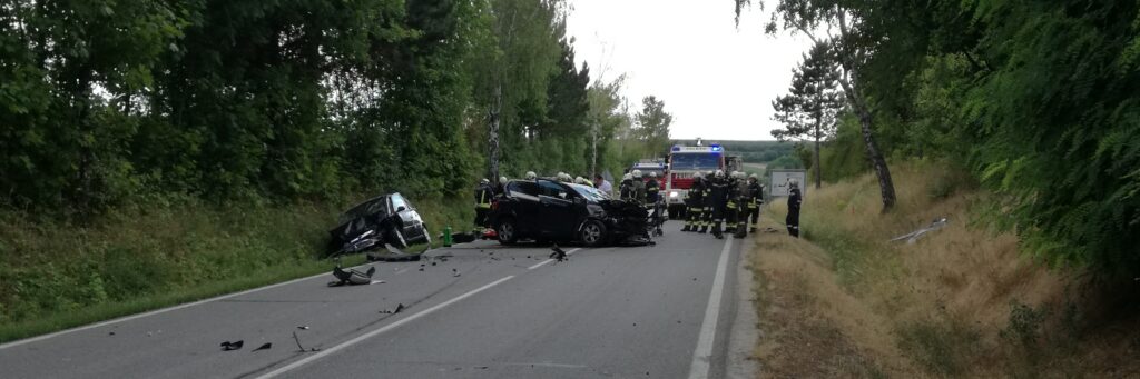 T2 – Verkehrsunfall mit Menschenrettung