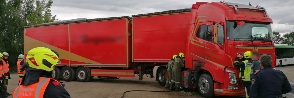 B2 – Alarmierter LKW Brand in Pulkau