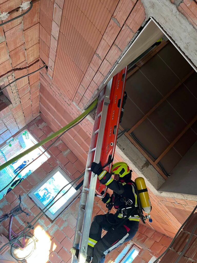 Gesamtübung – Rettung aus Rohbau